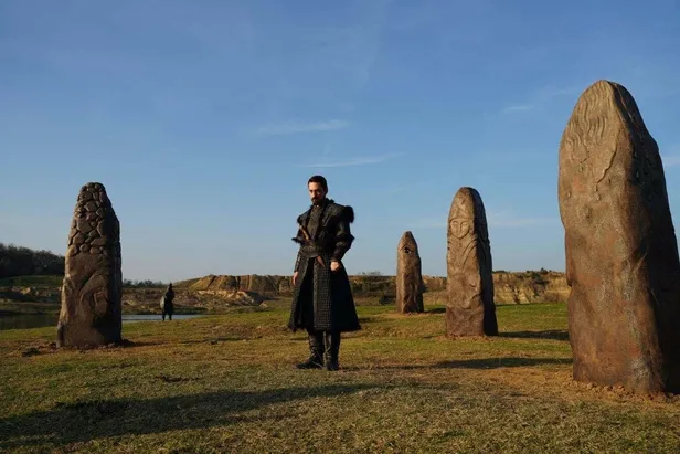 destan-dizisi-hangi-donemi-anlatiyor-hangi-zamanda-geciyor-destan-dizisi-nerede-cekiliyor-destan-gercek-mi-gercek-hikayesi-ne-1637650023471.jpg