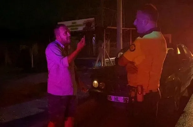 bursa-inegolde-alkollu-surucu-piskinligi-savunmasi-pes-dedirtti-ben-bu-arabayi-diyarbakira-kadar-gotururum-1693459155905.jpeg Bursa İnegöl'de alkollü sürücü pişkinliği! Savunması 'pes' dedirtti: Ben bu arabayı Diyarbakır'a kadar götürürüm-2