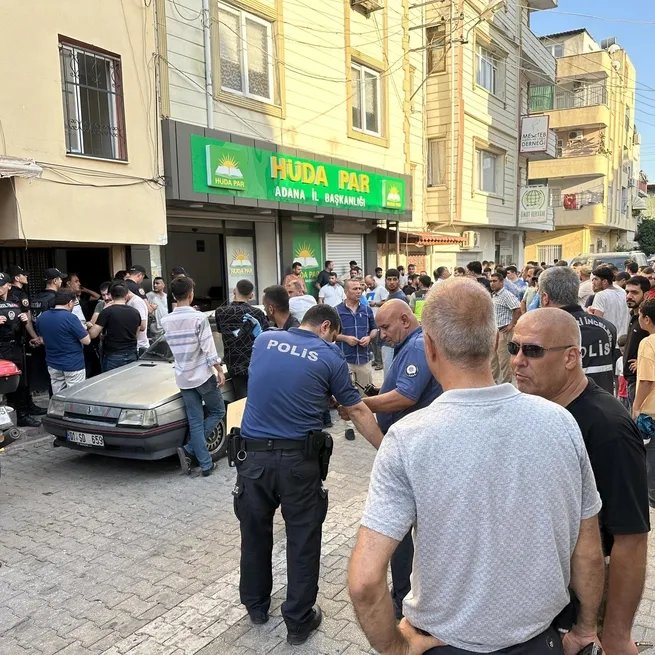 HÜDA-PAR Adana İl Başkanlığına kalleş saldırının görüntüsü ortaya çıktı! İl Genel Sekreteri Sacit Pişkin vefat etti İl Başkanı Salih Demir ağır yaralandı