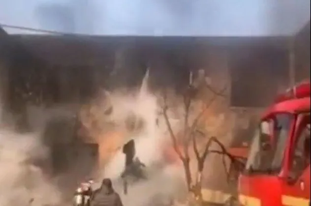 İran'ın Tebriz şehrinde savaş uçağı düştü