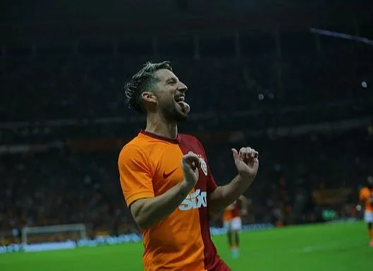 dries-mertens-atti-attirdi-galatasarayi-sirtladi-iste-4-0-biten-alanyaspor-macinda-yasananlar-1700941878366.jpeg Dries Mertens attı attırdı Galatasaray'ı sırtladı! İşte 4-0 biten Alanyaspor maçında yaşananlar...-2