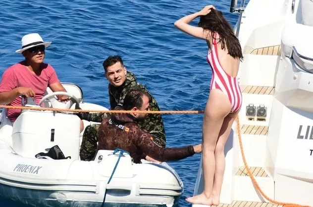 Çağatay Ulusoy sevgilisiyle tatilde