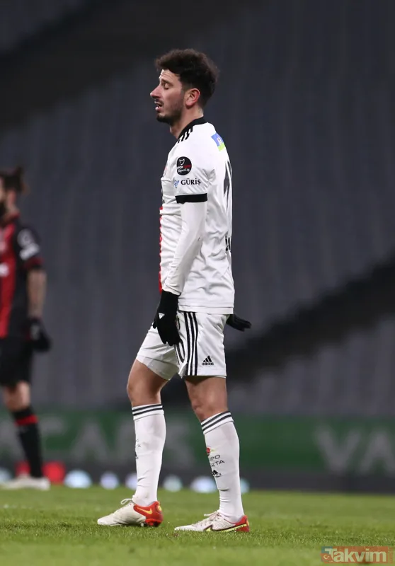 Beşiktaş'ta bir dönem kapanıyor! Oğuzhan Özyakup o günü bekliyor... - 9