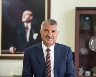 CHPli Zeydan Karalar belediye işçilerini villasında çalıştırdı