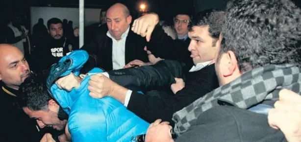 3 arabayla Arena’yı basmaya geldiler!