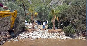 Fethiye ve Dalamanda bulunan dünyaca ünlü cennet koylardaki 300 kaçak yapının yıkımına başlandı