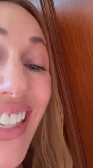 Hürrem Sultan rolüyle hafızalara kazınan Meryem Uzerli'den yan odaya baskın! Hayranının aklı başından gitti-6