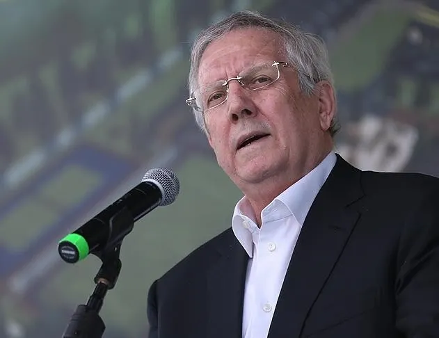 İki adayın da yanında değilim