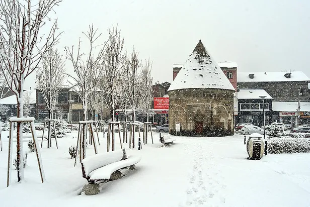 2-aralik-okullarda-kar-tatili-var-mi-yarin-ardahan-kars-artvin-igdir-erzurum-agri-musta-okullar-tatil-olacak-mi-1638370837224.jpg Bugün Ardahan, Kars, Artvin, Iğdır, Erzurum, Ağrı, Muş'ta okullar tatil olacak mı? Son dakika valilik açıklamaları! 2 Aralık okullarda kar tatili var mı?-4