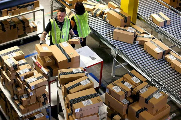 E-ticaret devi Amazon Türkiye'de resmen satışa başladı