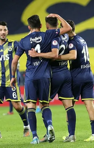 Kadıköy'de gol yağmuru! Fenerbahçe 4-0 İstanbulspor (MAÇ SONUCU)