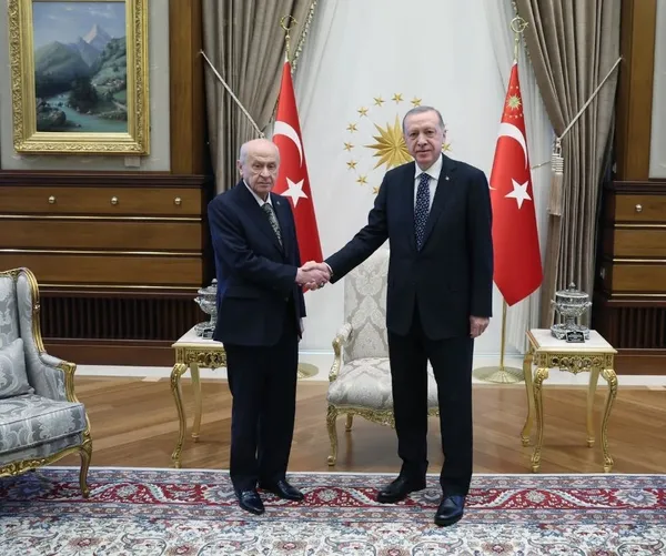son-dakika-baskan-erdogan-ile-mhp-lideri-devlet-bahceli-gorusmesi-basladi-1667996260309.jpeg