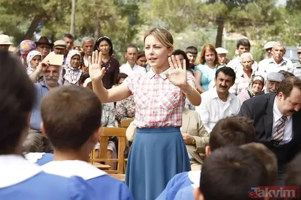 Kısacık sarı saçları ve mavi elbisesiyle bu küçük kızı tanıyabildiniz mi? Fotoğraf seneler öncesinden ama bakışlar hala aynı - 3