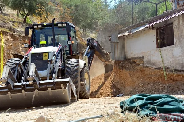 'Annem nerede' sorusunun cevabı vahşi cinayet çıktı! Kocası ve kızını üst üste gömmüş - 12
