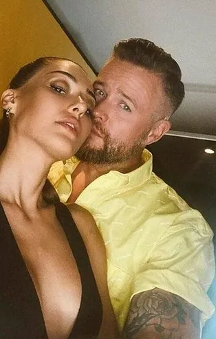 Dilan Çiçek Deniz ve sevgilisi Thor Saevarsson sosyal medyayı salladı! Yabancı damadın yorumu herkesi hayran bıraktı