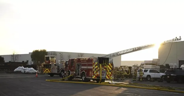 ABD'de uçak binaya çarptı! Ölü ve yaralılar var