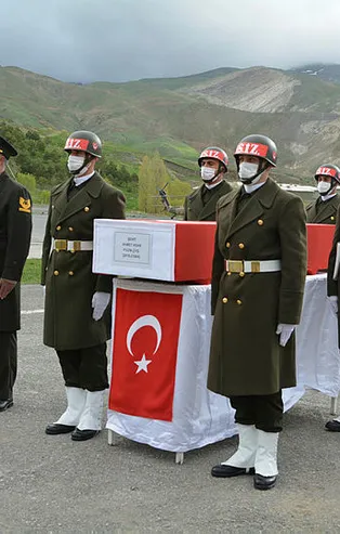 Şehit Piyade Uzman Çavuş Ahmet Asan için Hakkari'de tören düzenlendi