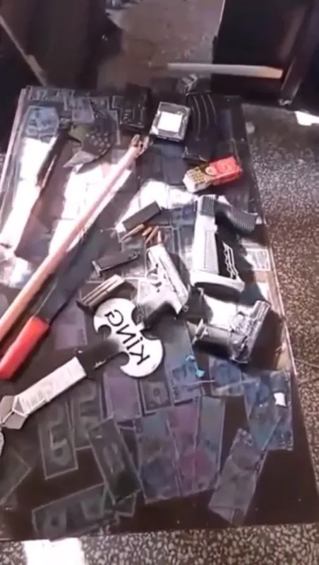 pitbull-kopeklerini-silah-gibi-kullanan-pkk-ile-baglantili-suc-orgutu-cokertildi-1640774649082.jpg Pitbull köpeklerini silah gibi kullanan PKK ile bağlantılı suç örgütü çökertildi-8