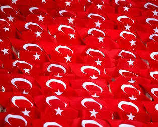 Türkiye-Fransa maçı öncesi Konya Büyükşehir Belediye Stadyumu kırmızı beyaza büründü