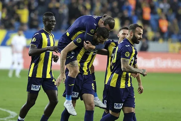 ankaragucu-bir-ust-turda-amedspora-gol-olup-yagdilar-1667923320366.jpeg Ankaragücü bir üst turda! Amedspor'a gol olup yağdılar-3