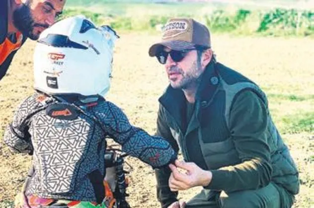 Engin Altan Düzyatan adrenalin tutkusunu oğlu Emir Aras'a da aşıladı