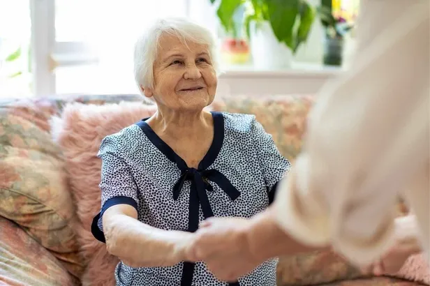 Demans evleri neler, nasıl teşhis edilir? Demans hastalığı neden olur, tedavisi var mı? Demans hastalığı nedir, belirtileri nelerdir?-4