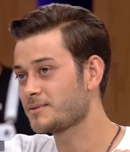 Masterchef'ten elenen Emre Büber çok ağır hasta elenmesi kurgu! Duyanlar kahroldu elini ayağını kontrol edemiyor bile-5