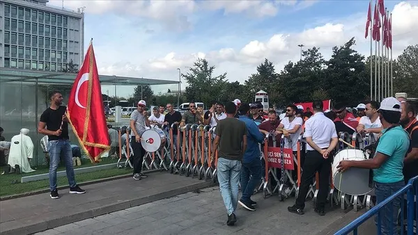 chpli-belediyelerdeki-isci-kiyimina-baskan-erdogan-el-koydu-gorevlerine-donecekler-1672753803937.jpeg CHP'li belediyelerdeki işçi kıyımına Başkan Erdoğan el koydu: Görevlerine dönecekler-3