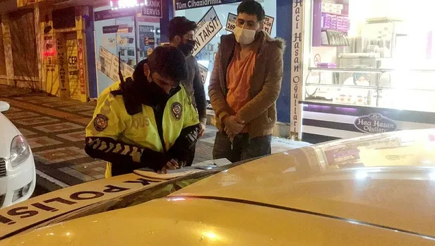SON DAKİKA: Polis durdurunca gerçek ortaya çıkı: 10 ayrı suçtan aranan kişi uygulama noktasında yakalandı-1