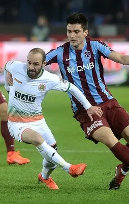 Alanyaspor Fırtına'ya direndi!