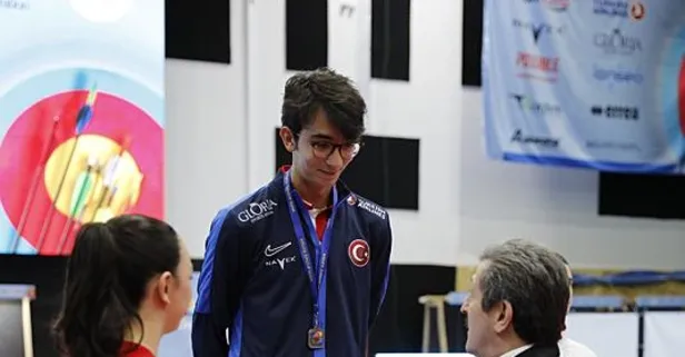 Milli okçu Mete Gazoz’dan Avrupa Salon Okçuluk Şampiyonası’nda gümüş madalya!