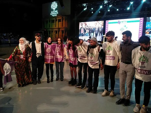 Elebaşı ve örgüt marşları söylenen HDPKK İstanbul kongresi soruşturmasında 12 kişi gözaltına alındı!-2