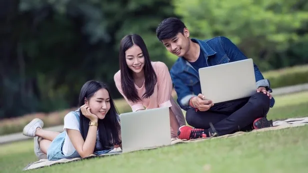 ruyada-uzun-zamandir-gormedigin-birini-gormek-ne-anlama-gelir-ruyada-arkadasini-gormek-anlami-ve-yorumu-nedir-1656335859271.jpg Rüyada uzun zamandır görmediğin birini görmek ne anlama gelir? Rüyada arkadaşını görmek anlamı ve yorumu nedir?-5