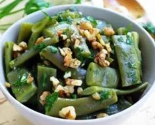 Cevizli Taze Fasulye Salatası