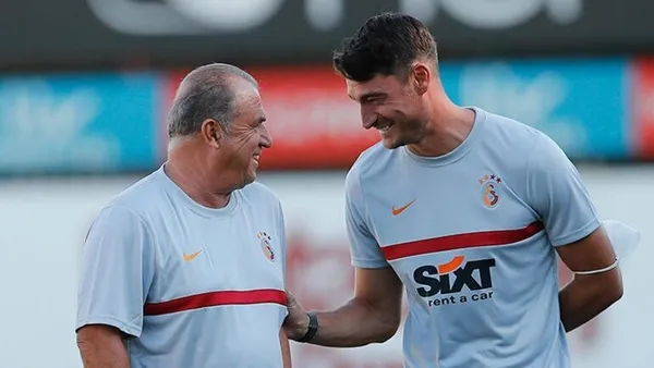 burak-elmastan-teklif-alan-albert-riera-fatih-terimden-izin-istedi-aslolan-galatasaraydir-1642511598133.jpg Burak Elmas’tan teklif alan Albert Riera Fatih Terim'den izin istedi: Aslolan Galatasaray’dır-2