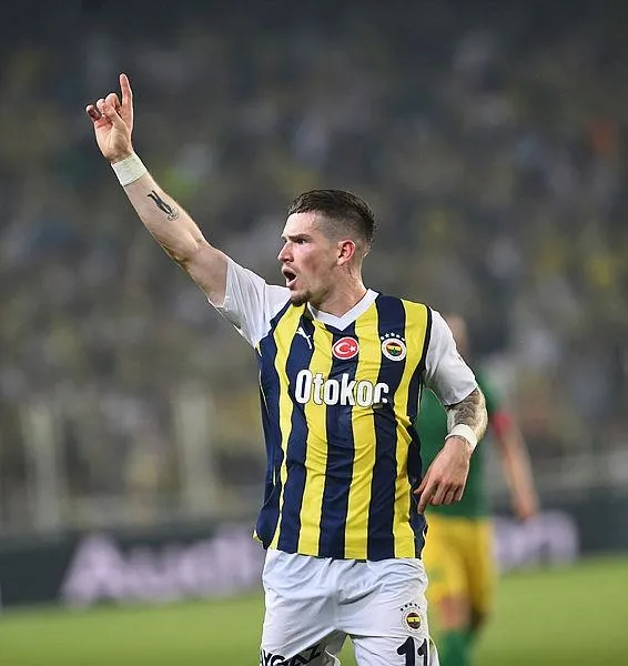 Hollandalı hoca yönetiminden Fenerbahçeli yıldız Ryan Kent'i istedi-2