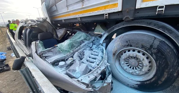 Ankara'da korkunç kaza! Park halindeki TIR'a çarptı: 2 kişi hayatını kaybetti