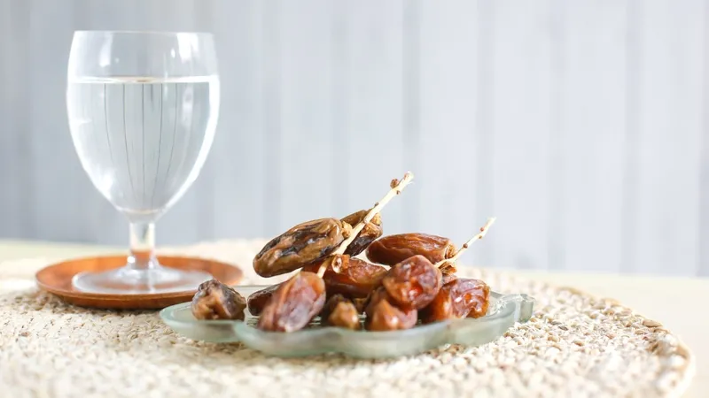 bolu-ramazan-imsakiyesi-2025-bolu-iftar-saati-sahur-ve-teravih-vakti-ne-zaman-1740747935380.jpg