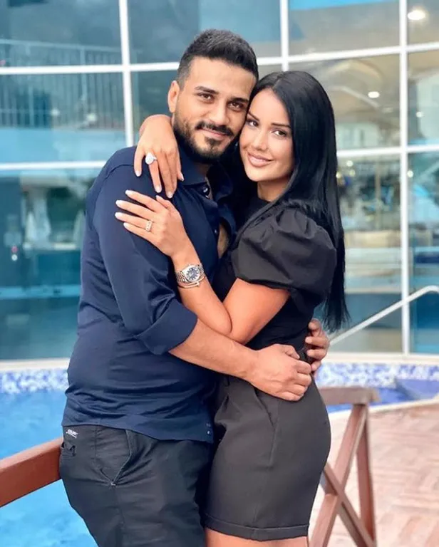 dilan-polat-hastaneye-mi-kaldirildi-neden-dilan-polat-instagram-hesabini-neden-kapatti-1695977499191.jpg Dilan Polat hastaneye mi kaldırıldı, neden? Dilan Polat Instagram hesabını neden kapattı? Engin Polat açıkladı!-3