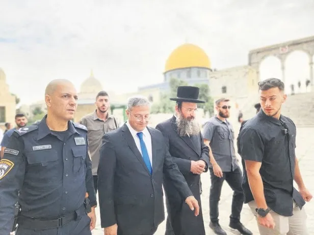 Yıllarca kanserle savaşan Buğlem Yılmaz hastane odasında 50'ye yakın tablo yaptı!-4