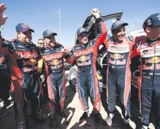 Carlos Sainz 3. kez şampiyonluğa ulaştı