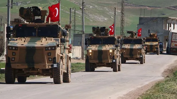 ypgpkkli-teroristler-kamislida-tuneller-kaziyor-mehmetcik-tetikte-1636360347366.jpg YPG/PKK'lı teröristler Kamışlı'da tüneller kazıyor! Mehmetçik tetikte...-4