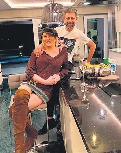 Sosyetik çift komşuları şikayet edince karakolu boyladı!-3