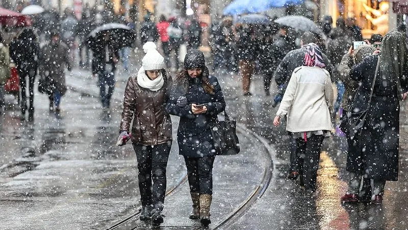 1706853837178.jpg HAVA DURUMU | İstanbul'a kar yağacak mı? Meteoroloji yeni raporu yayımladı! O bölgelerde yaşayanlar dikkat-13