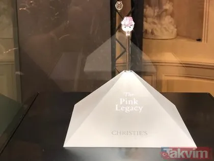 The Pink Legacy isimli elmas rekor fiyata satıldı