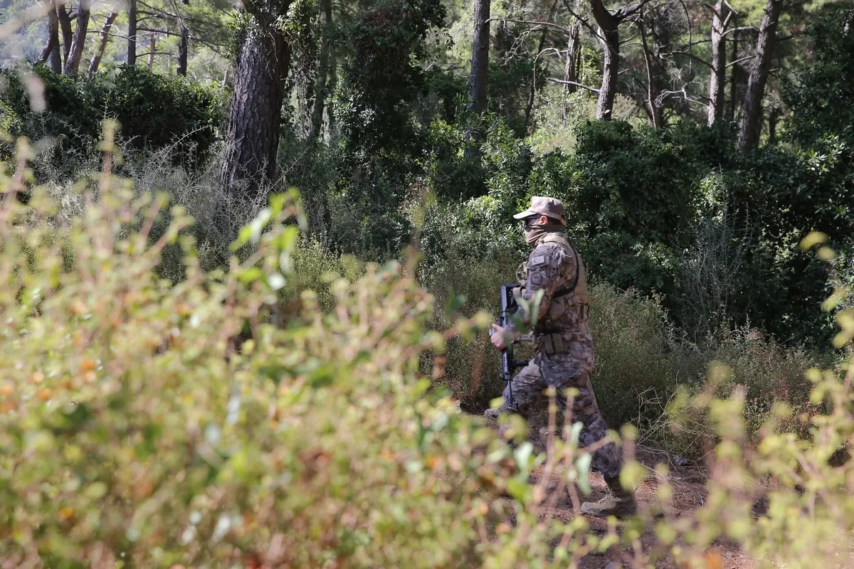 FETÖ'cü Burkay Karatepe ile bağlantılı şüphelilere operasyon: 10 şüpheli yakalandı-4
