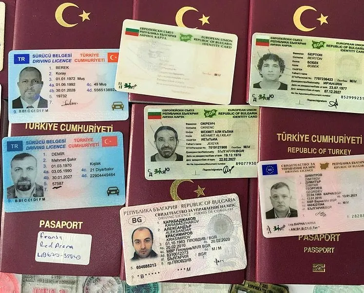 Sahte pasaport operasyonunda FETÖ izi