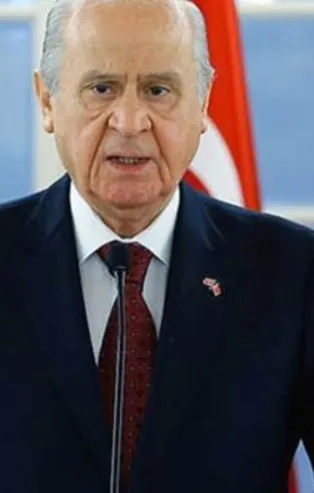 Bahçeli'den Haluk Bilginer'e tebrik