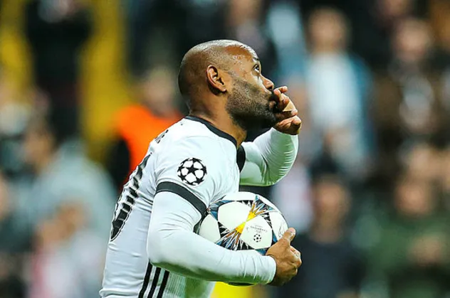 Galatasaray'da Vagner Love sesleri