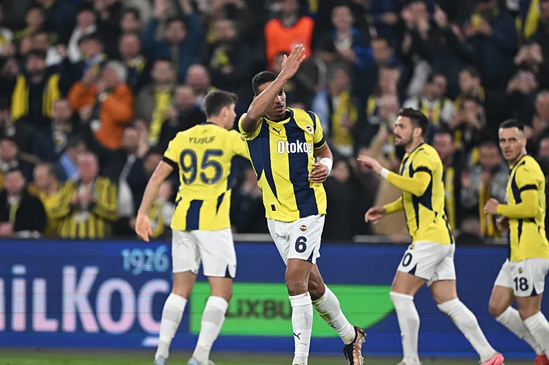 Fenerbahçe'den 18'lik yıldıza kanca! Transferde dev rakip var - 5